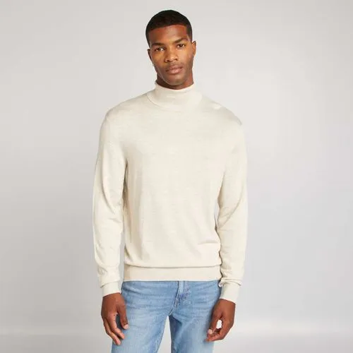 pull col roulé en maille fine beige clair pull col roulé en maille fine beige clair