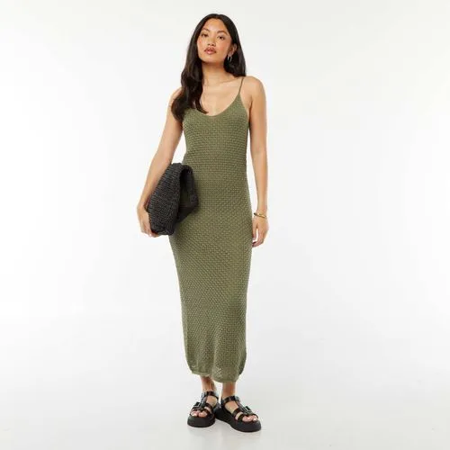 robe à bretelles coupe midi en crochet kaki robe à bretelles coupe midi en crochet kaki