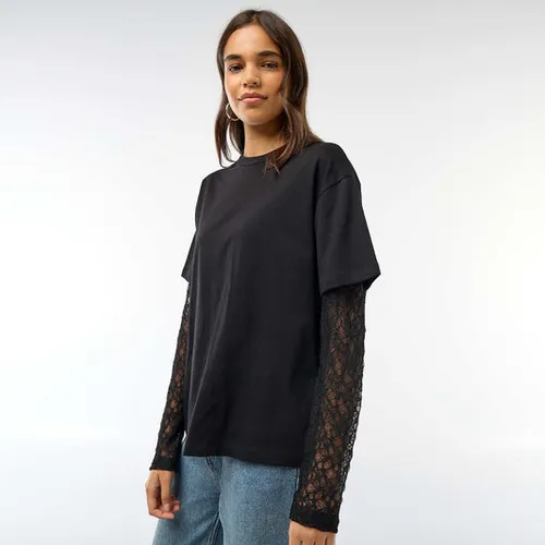tee-shirt 2-en-1 avec manches en dentelle noir