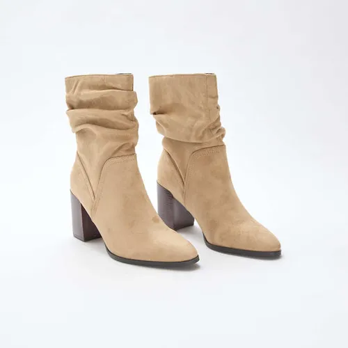 boots en suédine effet plissé beige