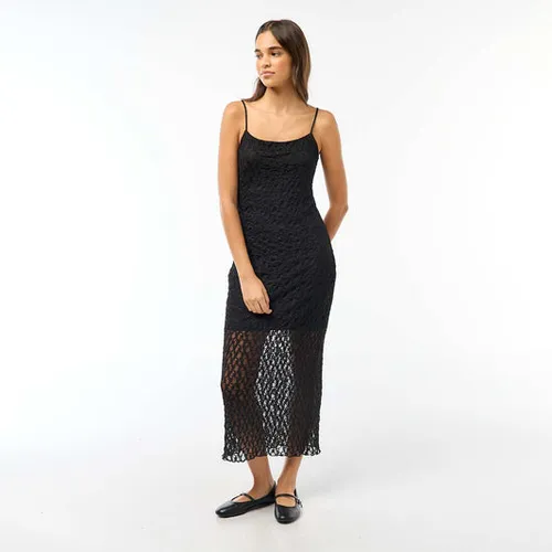 robe longue en dentelle à fines bretelles noir robe longue en dentelle à fines bretelles noir