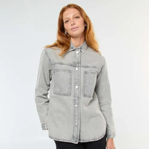 surchemise en denim pressionnée gris