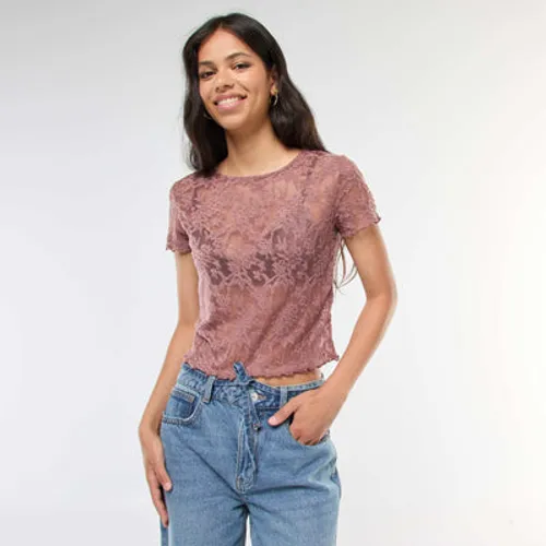 t-shirt en dentelle à manches courtes t-shirt en dentelle à manches courtes